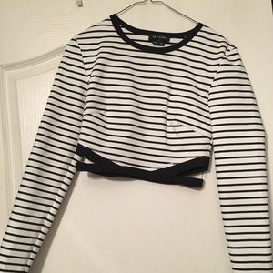 Long sleeve crop